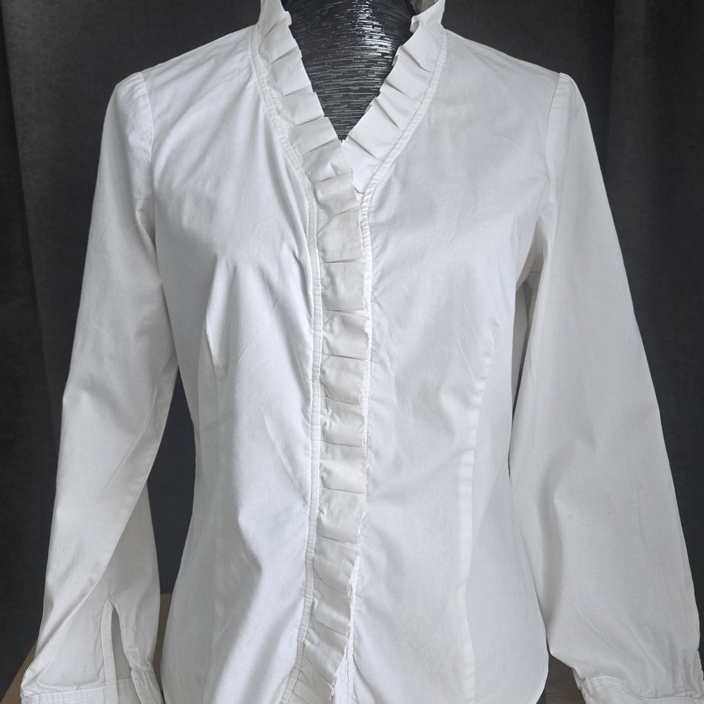 Chic White Ruffled Blouse